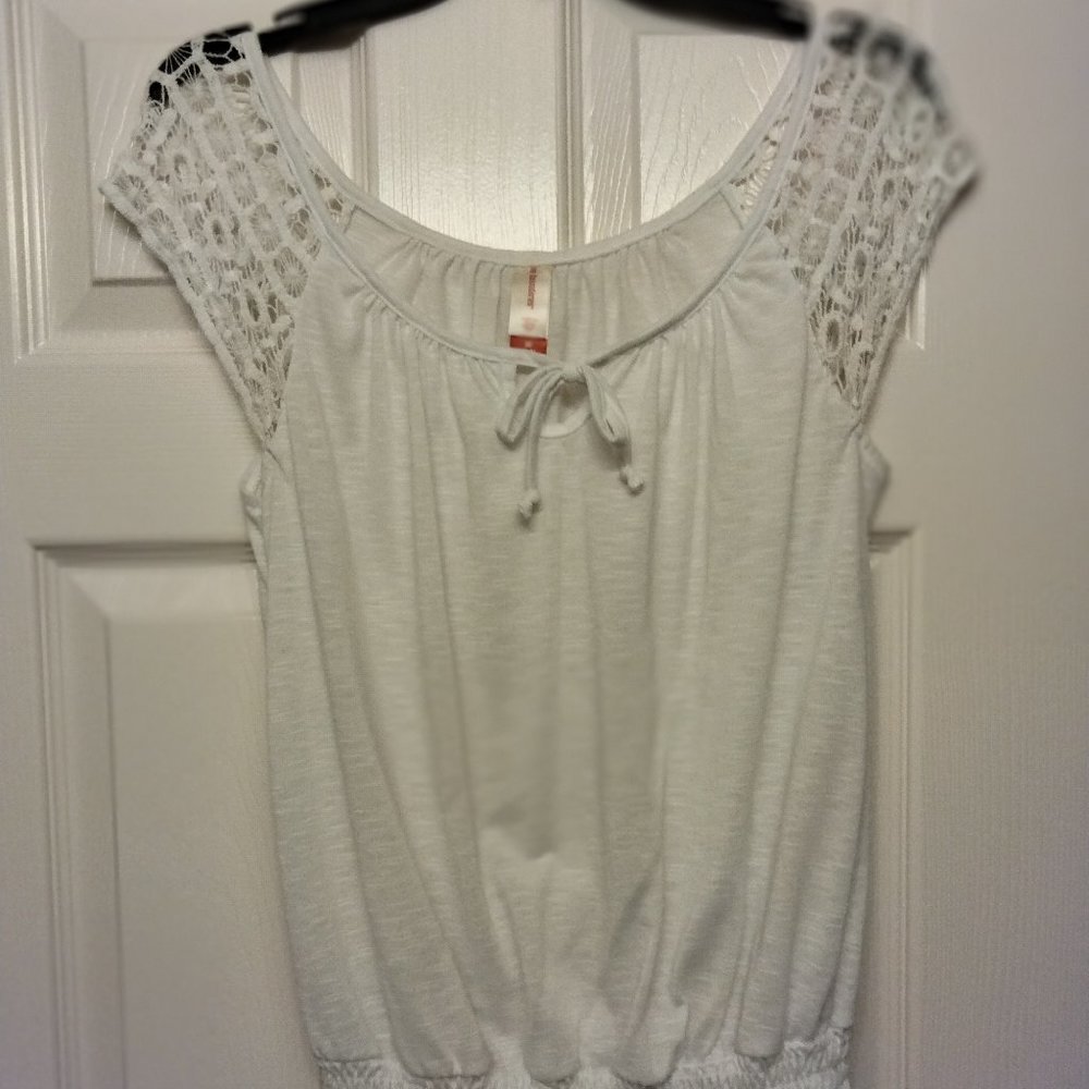 ***5/$20*** Cute White Top